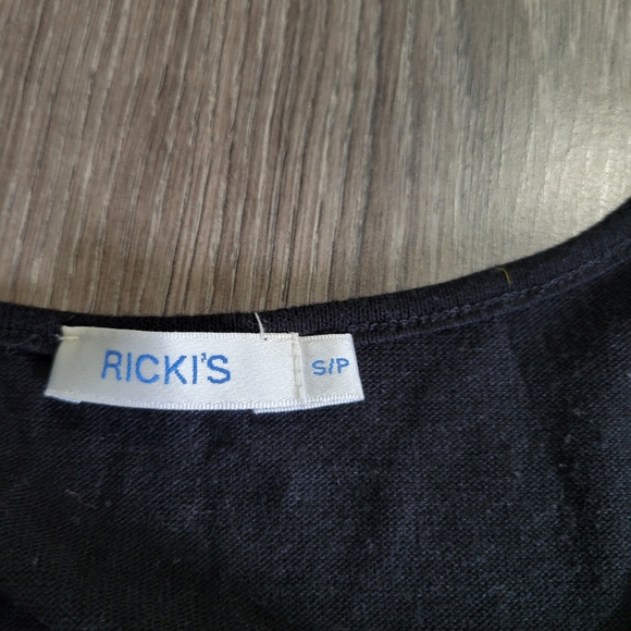 3/$30 🌟 Ricki's Long Sleeve - Picture 3 of 4